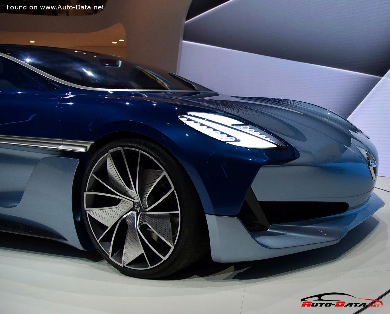Borgward Isabella Borgward Isabella Concept thumbnail 14