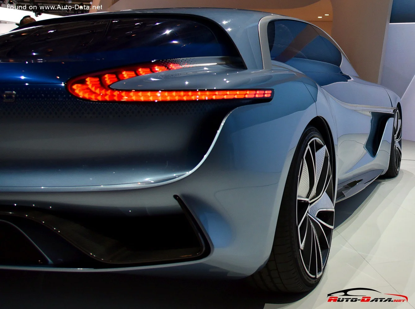 Borgward Isabella Borgward Isabella Concept thumbnail 7