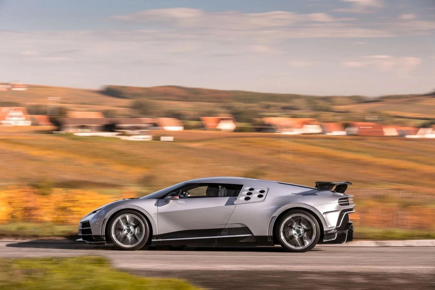 Bugatti Centodieci 8.0 W16 (1600 Hp) AWD DSG2022 - 2022 thumbnail 15