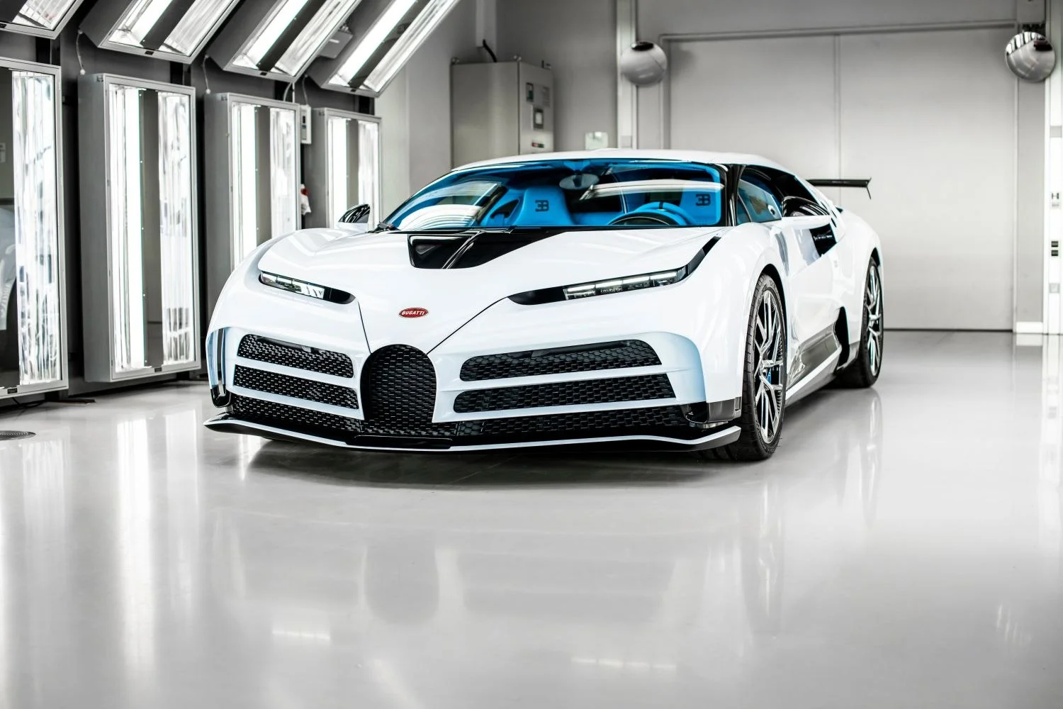 Bugatti Centodieci 8.0 W16 (1600 Hp) AWD DSG2022 - 2022 thumbnail 3