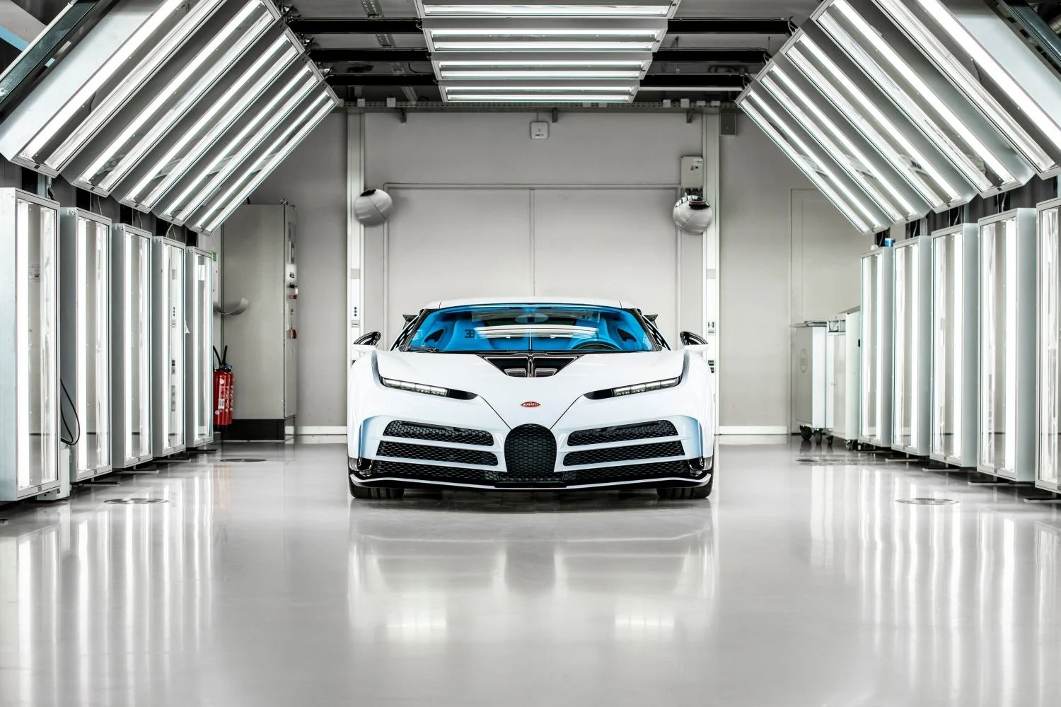 Bugatti Centodieci 8.0 W16 (1600 Hp) AWD DSG2022 - 2022 thumbnail 4