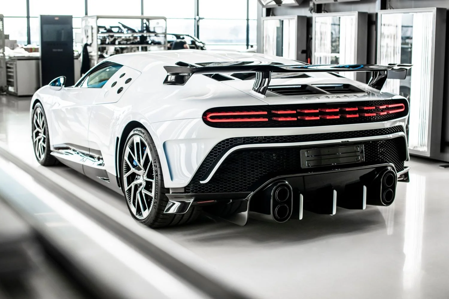 Bugatti Centodieci 8.0 W16 (1600 Hp) AWD DSG2022 - 2022 thumbnail 5