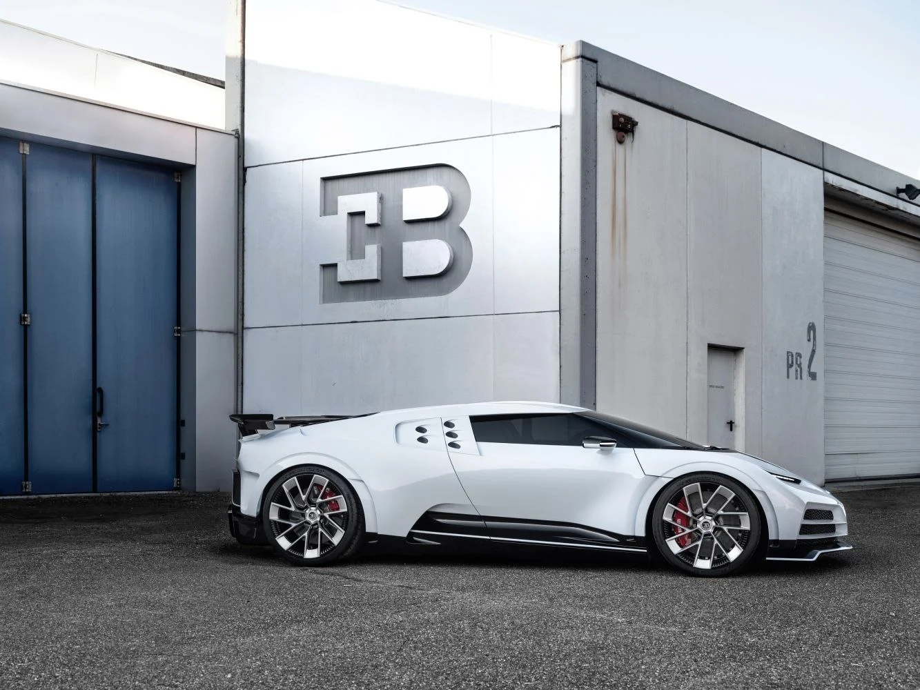 Bugatti Centodieci 8.0 W16 (1600 Hp) AWD DSG2022 - 2022 thumbnail 6