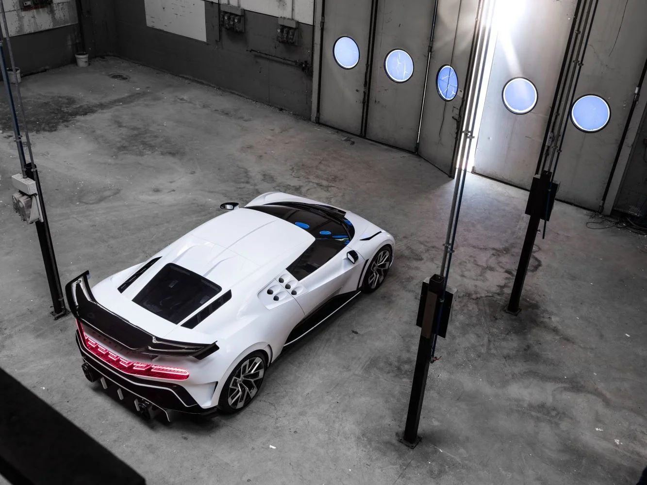 Bugatti Centodieci 8.0 W16 (1600 Hp) AWD DSG2022 - 2022 thumbnail 9