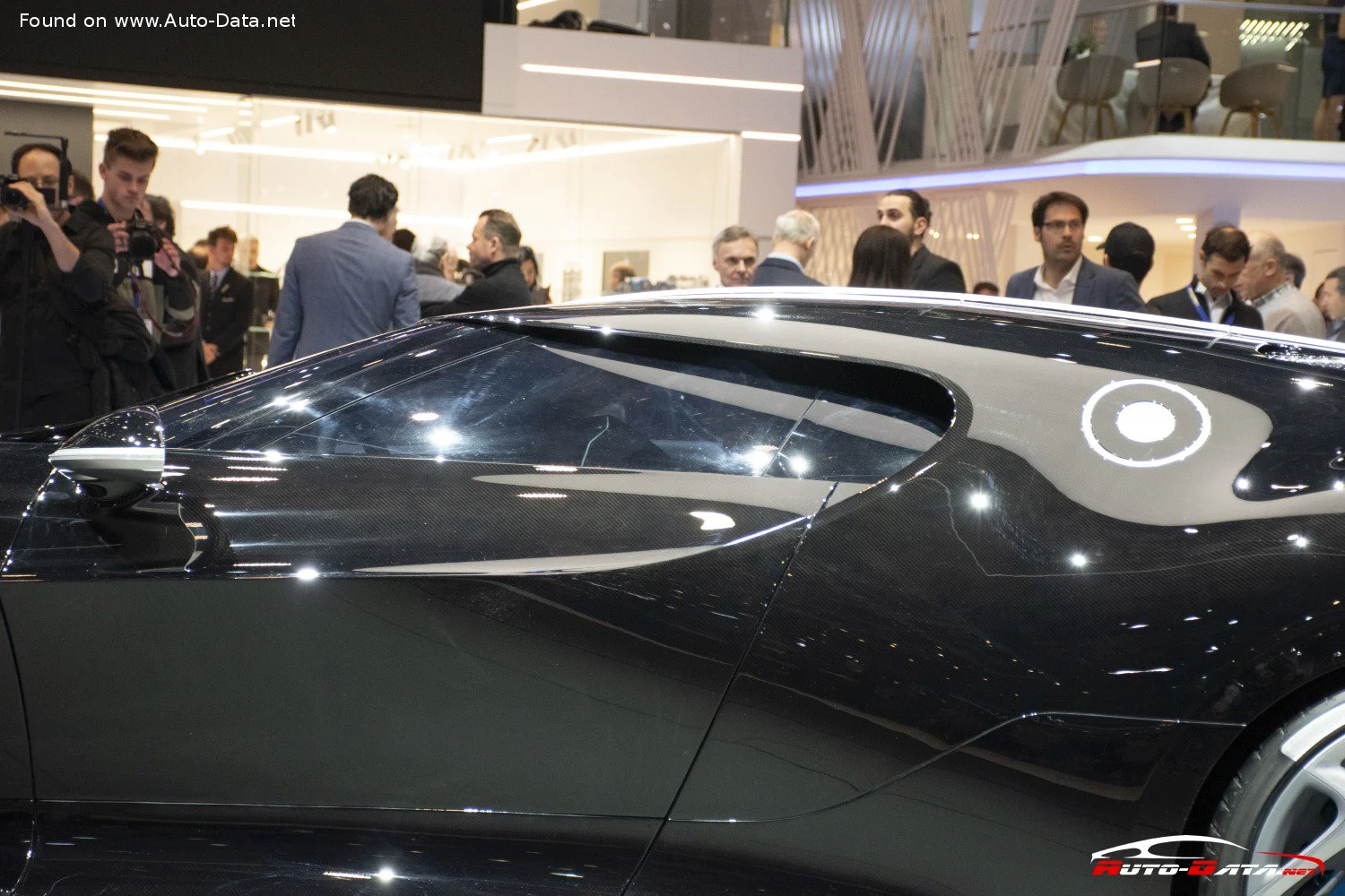 Bugatti La Voiture Noire Bugatti La Voiture Noire thumbnail 11