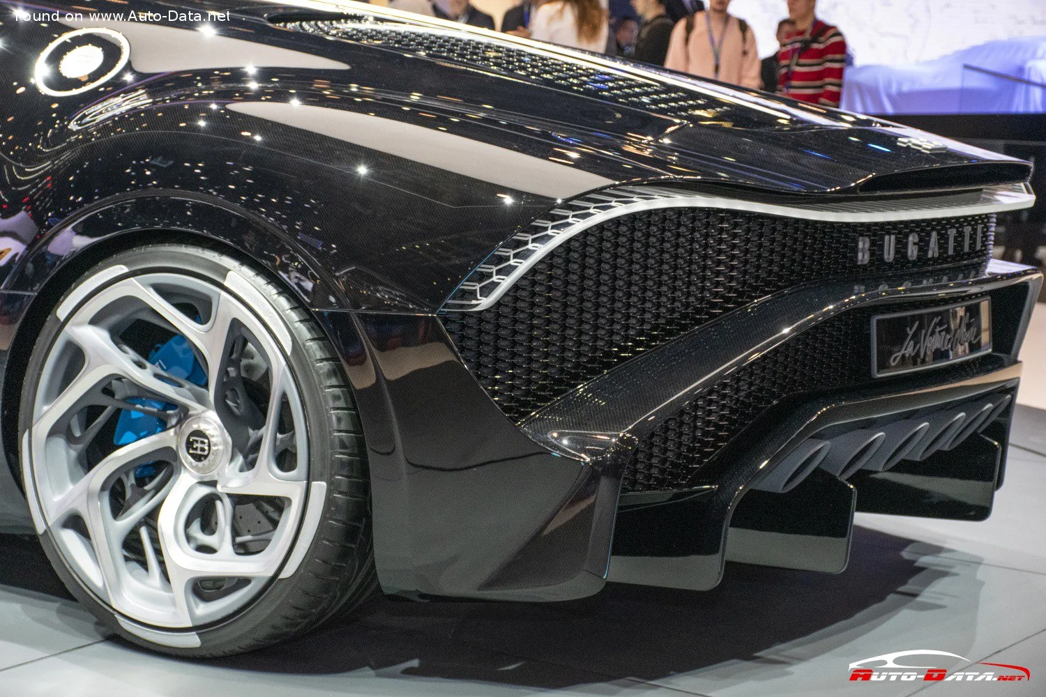 Bugatti La Voiture Noire Bugatti La Voiture Noire thumbnail 12