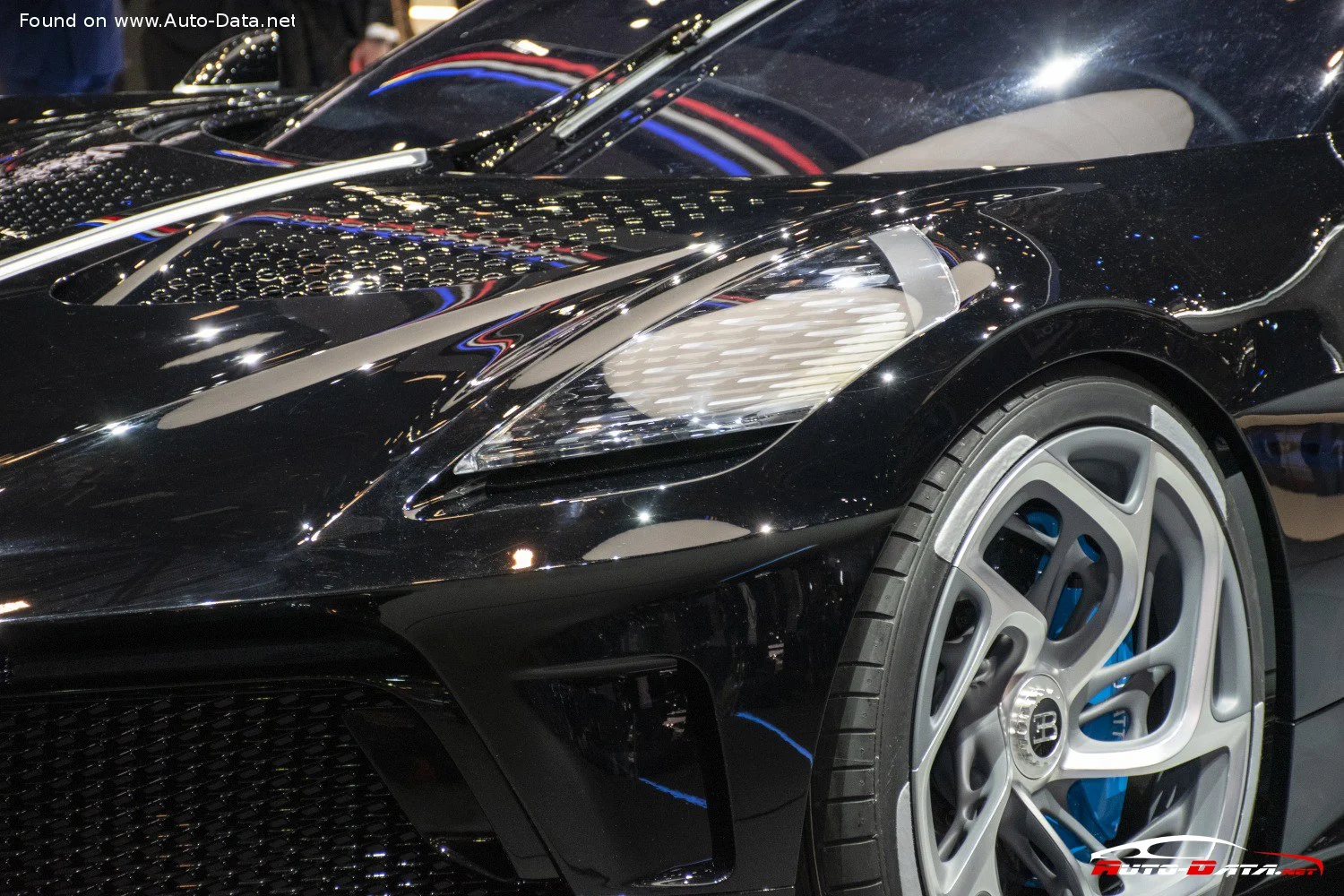 Bugatti La Voiture Noire Bugatti La Voiture Noire thumbnail 8
