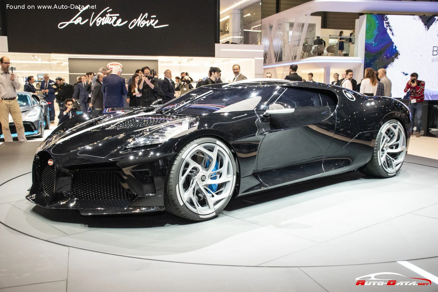 Bugatti La Voiture Noire Bugatti La Voiture Noire thumbnail 10