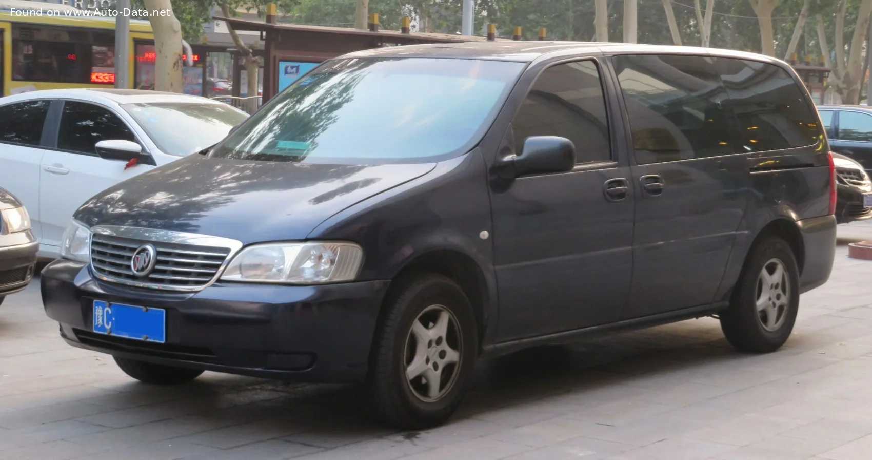 Buick GL8 3.0 i V6 (172 Hp)2000 - 2010 thumbnail 3