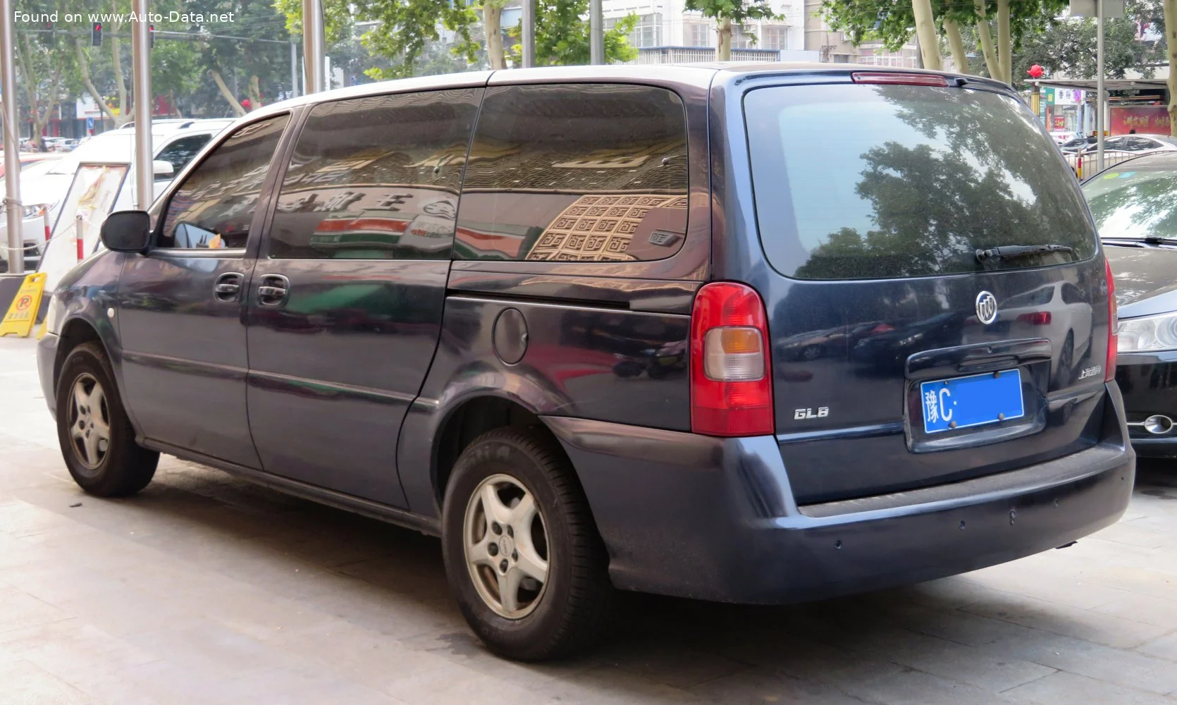 Buick GL8 3.0 i V6 (172 Hp)2000 - 2010 thumbnail 4