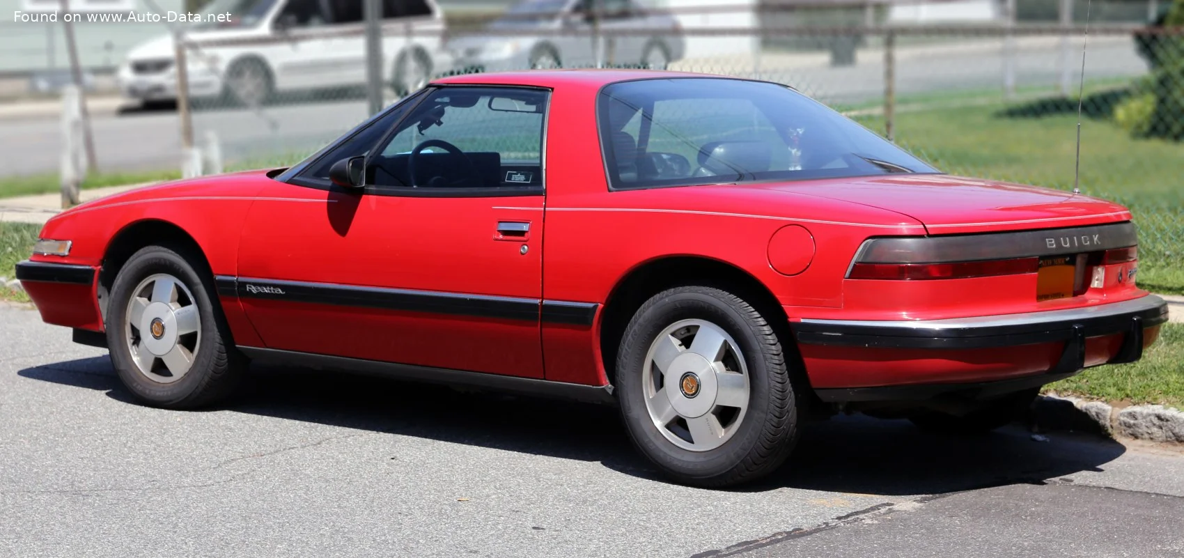 Buick Reatta 3.8 i V6 (173 Hp)1988 - 1991 thumbnail 2