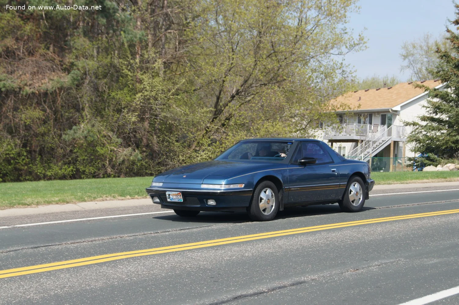 Buick Reatta 3.8 i V6 (173 Hp)1988 - 1991 thumbnail 3