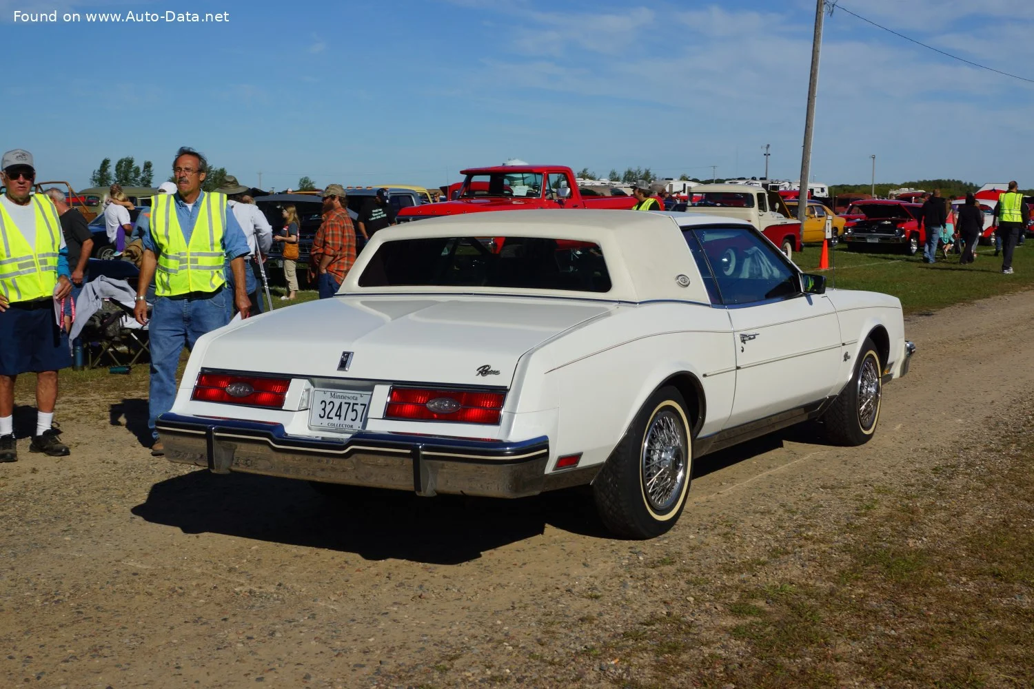 Buick Riviera 3.8 V6 (185 Hp)1979 - 1985 thumbnail 2