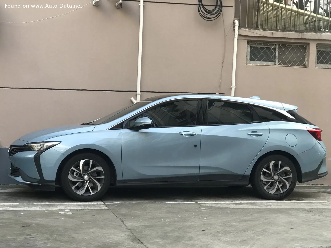 Buick Velite 6 1.5 DVVT (184 Hp) Plug-in Hybrid E-CVT2021 - thumbnail 3