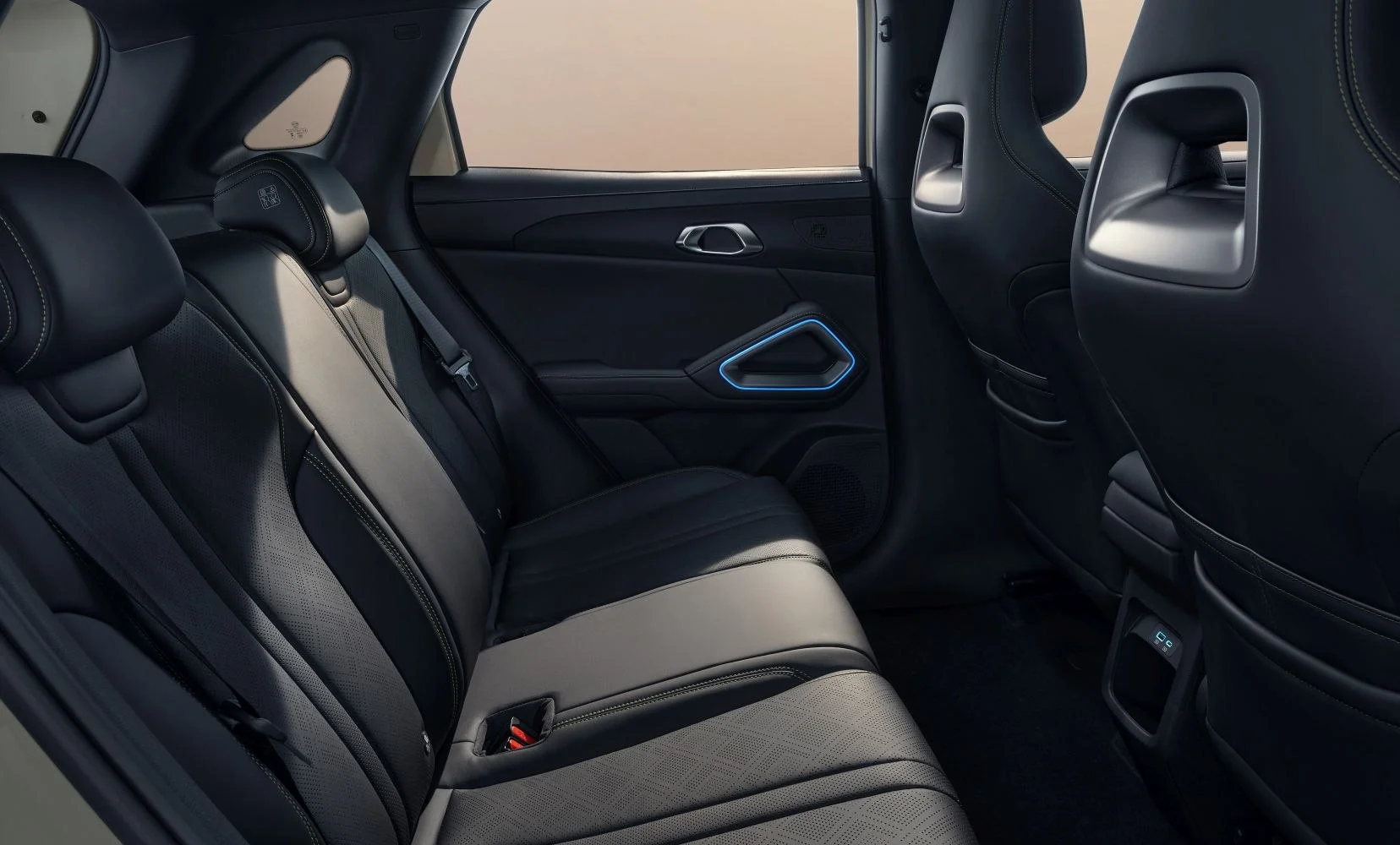 BYD Atto 2 45.12 kWh (177 Hp) Electric2025 - thumbnail 6
