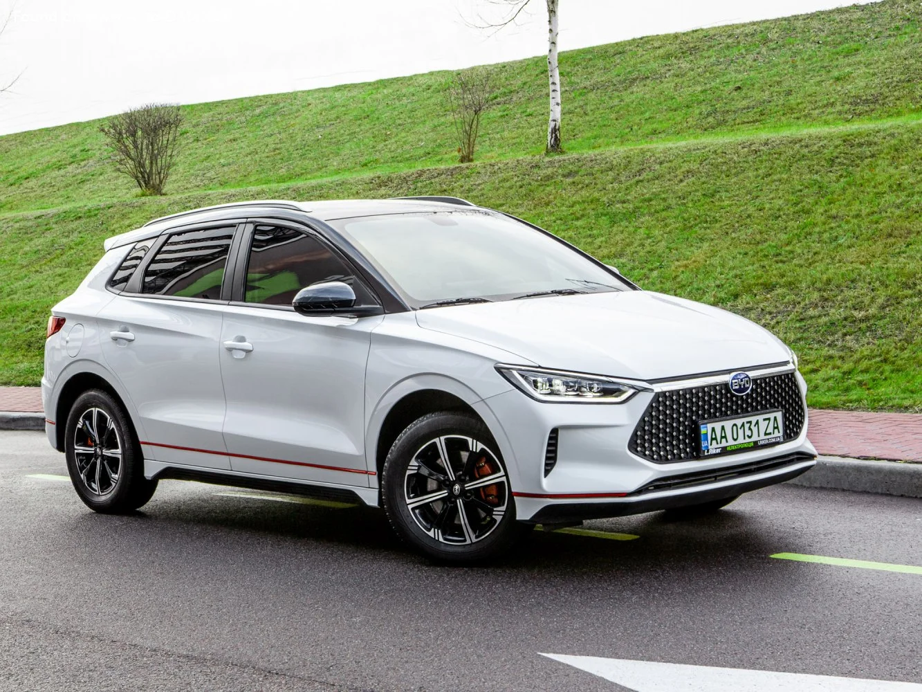BYD e2 33.2 kWh (95 Hp) BEV2021 - - 1