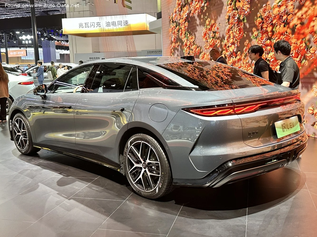 BYD Han 83.2 kWh (1102 Hp) Electric 4WD2025 - thumbnail 2