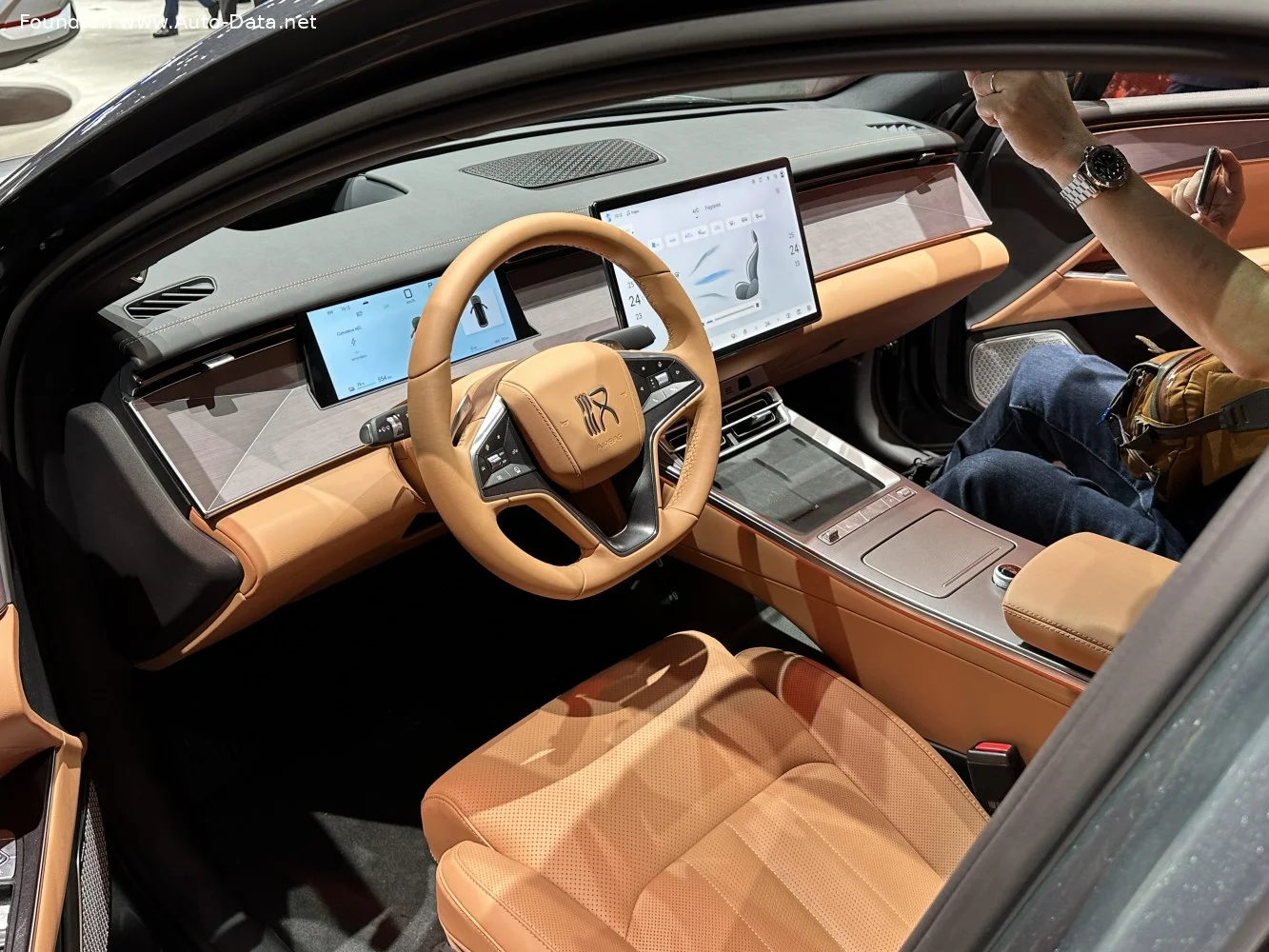 BYD Han 83.2 kWh (1102 Hp) Electric 4WD2025 - thumbnail 3