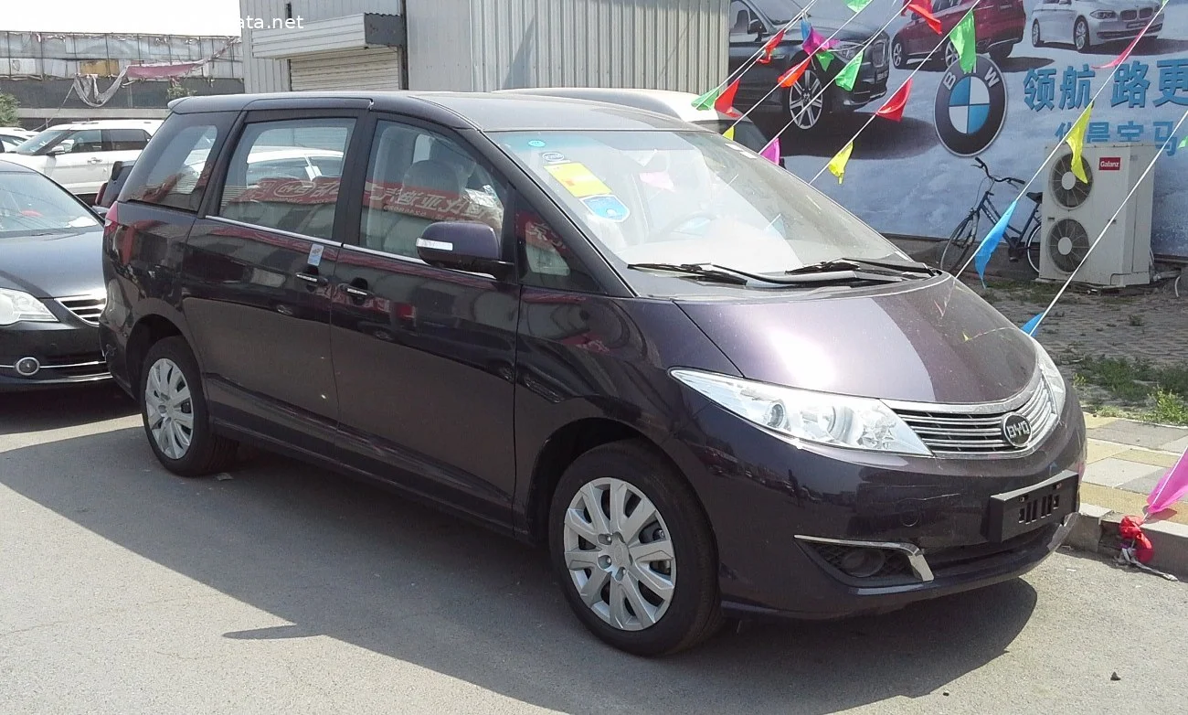 BYD M6 2.0L (140 Hp)2013 - 2015 - 1