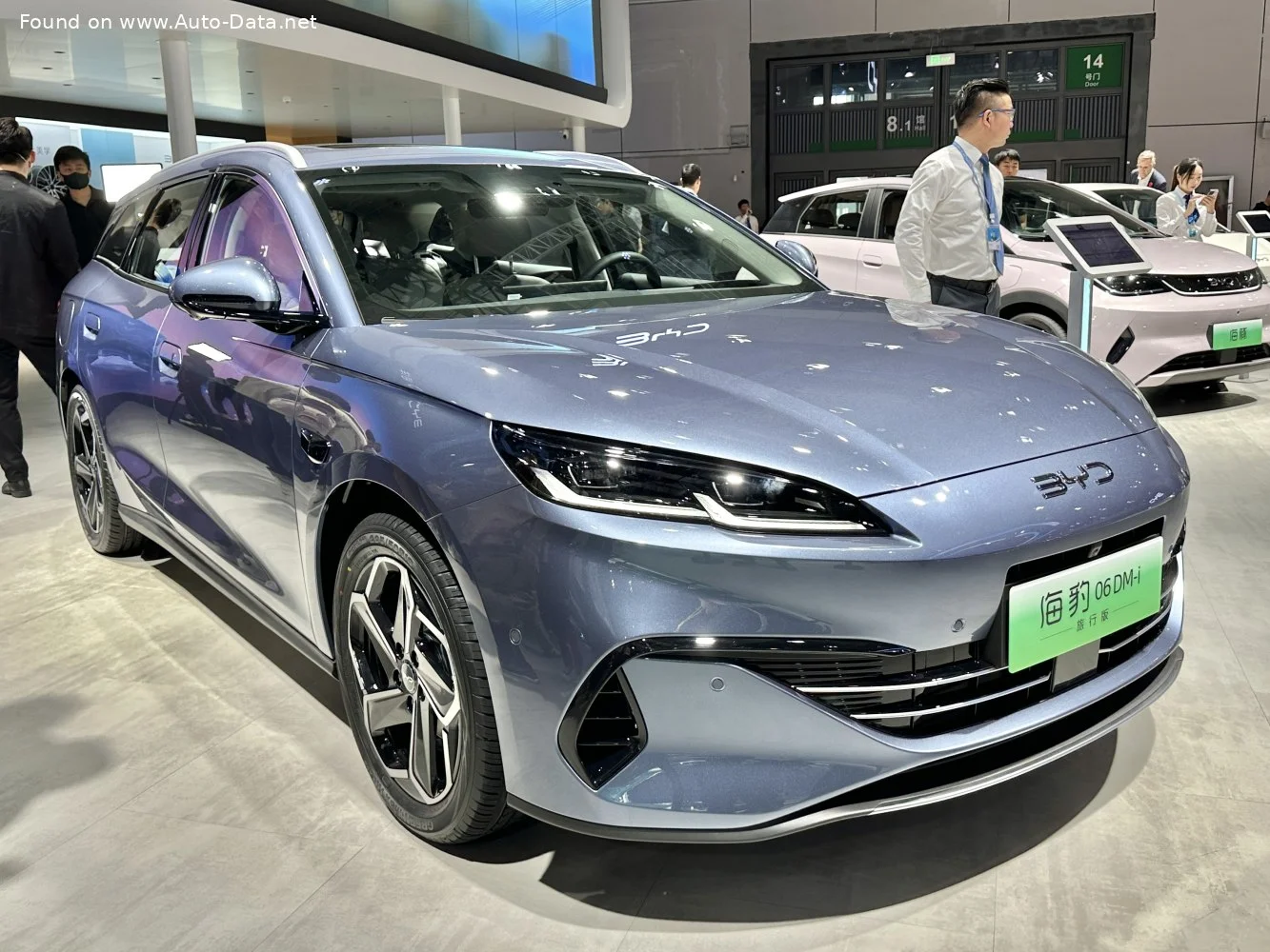 BYD Seal 06 DM-i 1.5L 10.08 kWh (163 Hp) Plug-in Hybrid E-CVT2025 - - 1