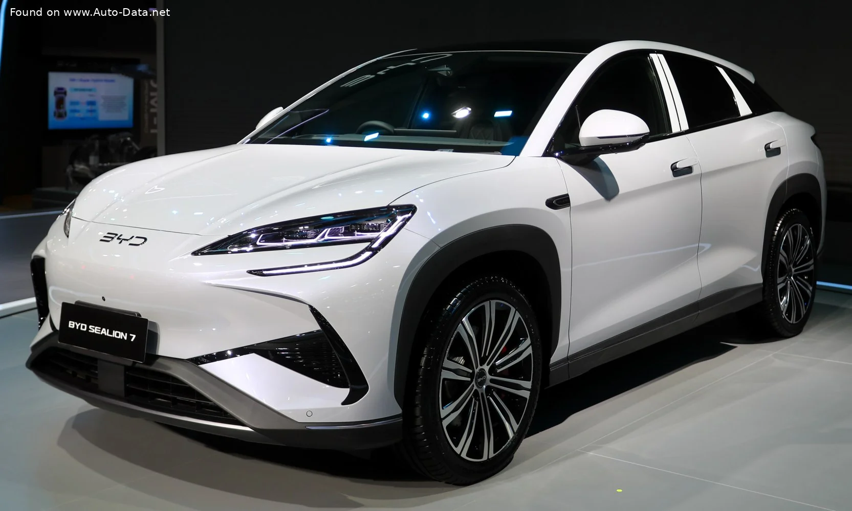 BYD Sealion 7 82.5 kWh (313 Hp) Electric2024 - - 1