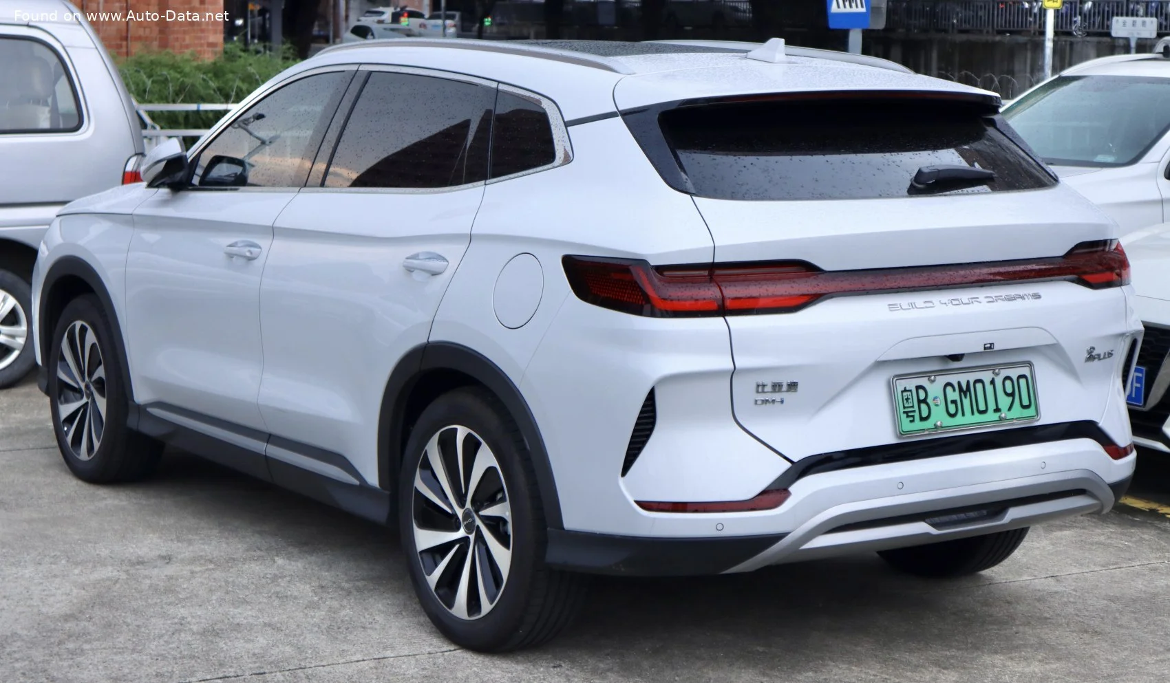 BYD Song DM-i 1.5 12.9 kWh (218 Hp) Plug-in Hybrid E-CVT2024 - thumbnail 2