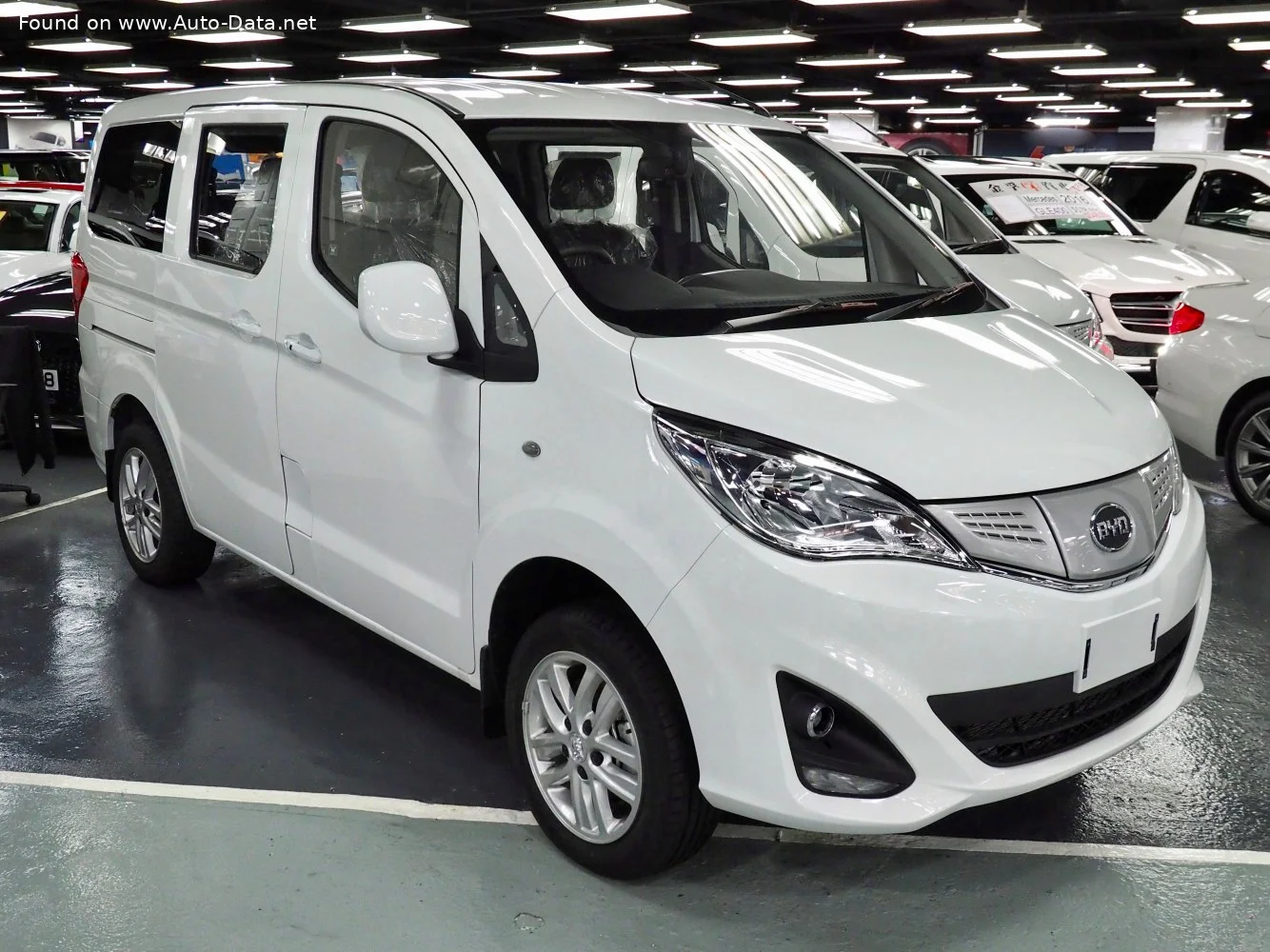 BYD T3 50.3 kWh (136 Hp) BEV 7 Seat2021 - - 1