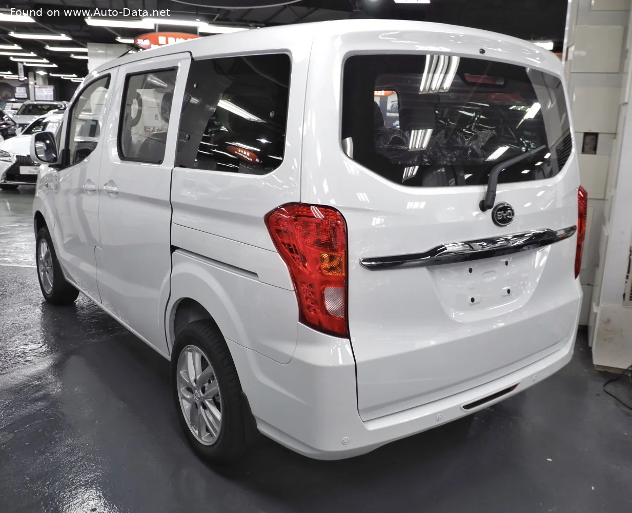 BYD T3 50.3 kWh (136 Hp) BEV 7 Seat2021 - thumbnail 2