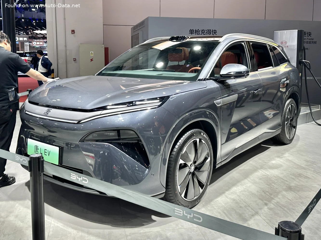 BYD Tang 100.5 kWh (1102 Hp) Electric 4WD2025 - thumbnail 3