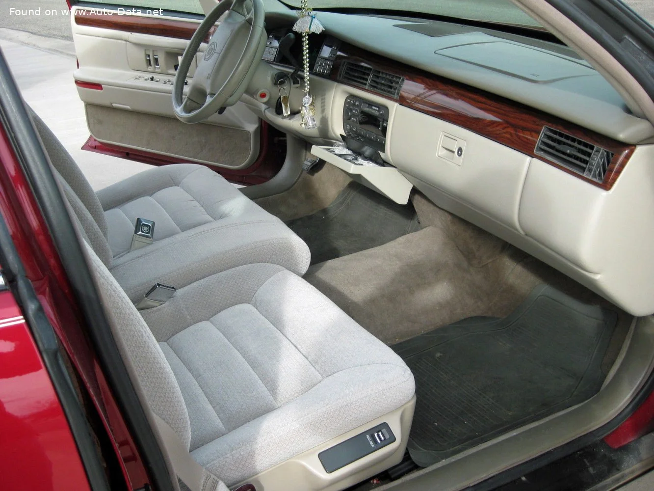 Cadillac DeVille 4.6 i V8 24V Concours (273 Hp)1994 - 1999 thumbnail 7