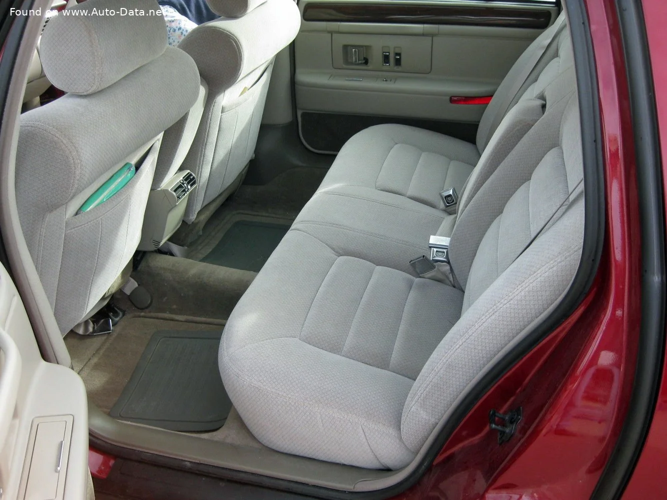 Cadillac DeVille 4.6 i V8 24V Concours (273 Hp)1994 - 1999 thumbnail 8