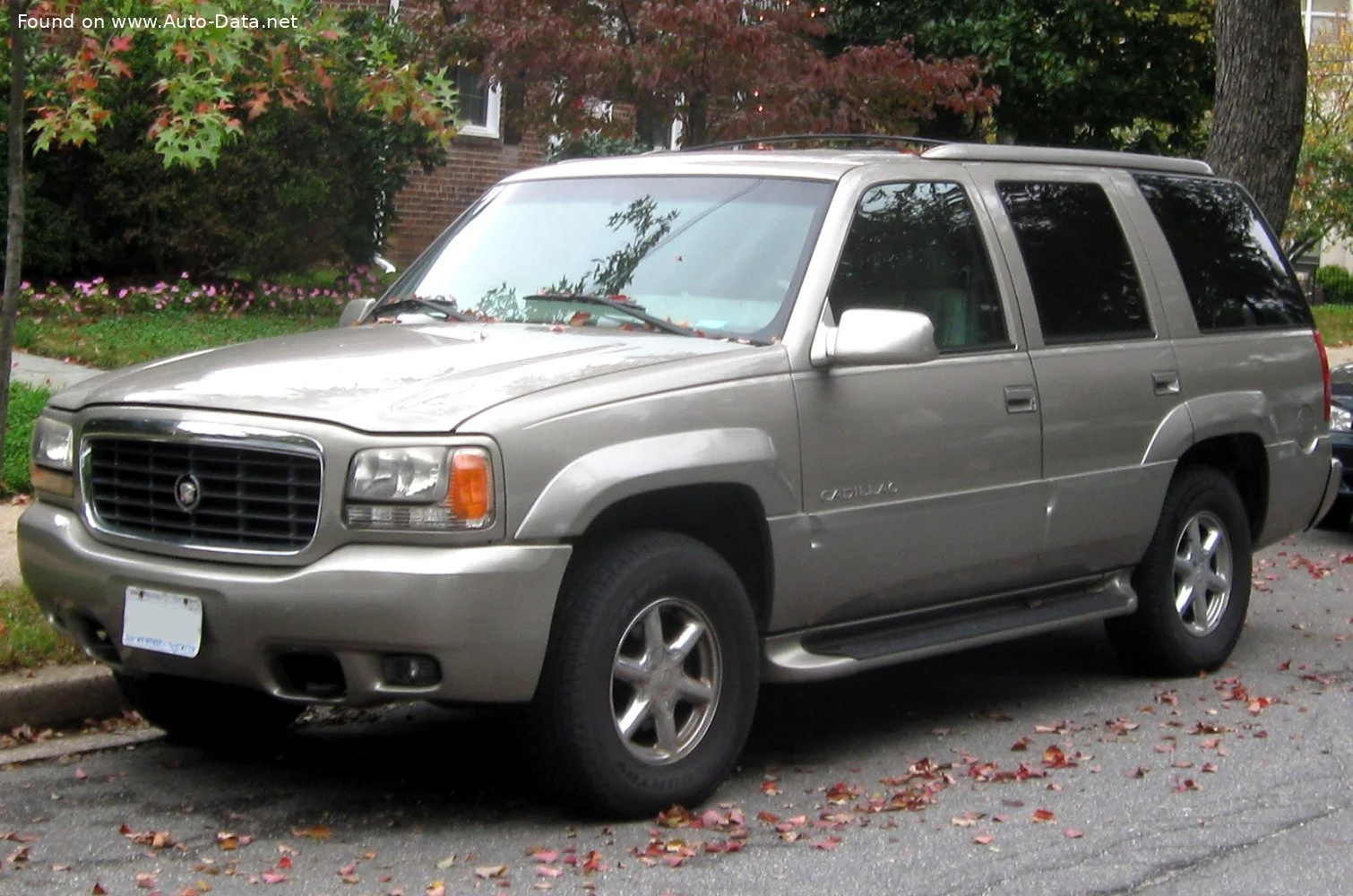 Cadillac Escalade 5.7 V8 (258 Hp) Automatic1998 - 2002 thumbnail 2