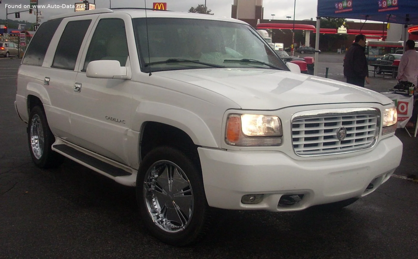 Cadillac Escalade 5.7 V8 (258 Hp) Automatic1998 - 2002 thumbnail 5