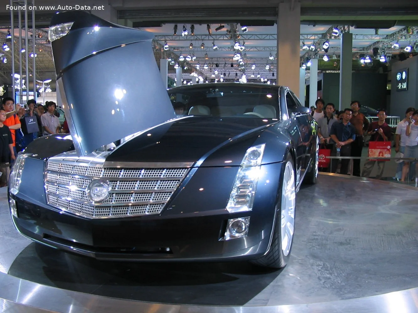 Cadillac Sixteen 13.6 V16 (1000 Hp) Hydra-Matic2003 - 2003 thumbnail 4