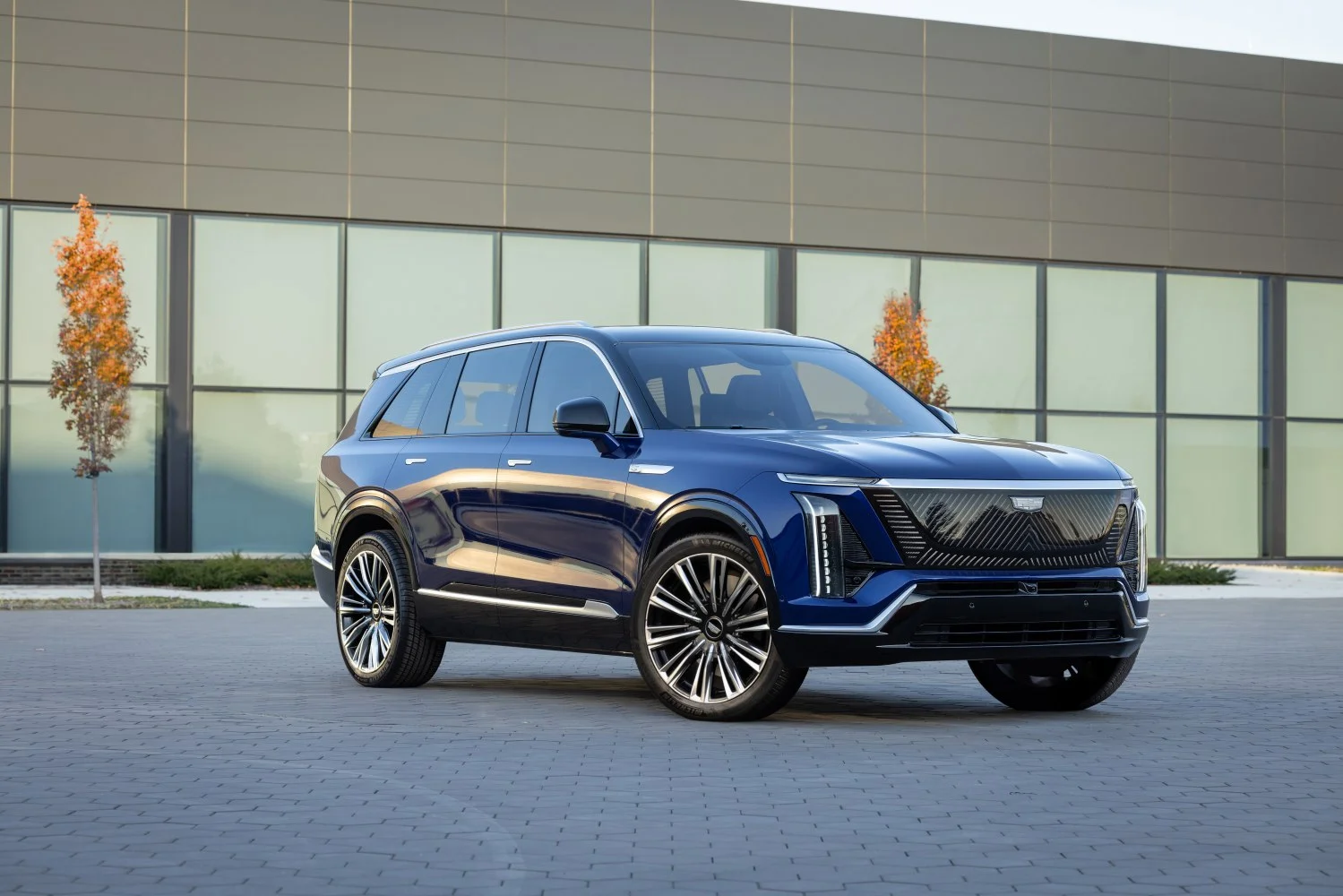 Cadillac VISTIQ 102 kWh (615 Hp) Dual Motor AWD2025 - - 1