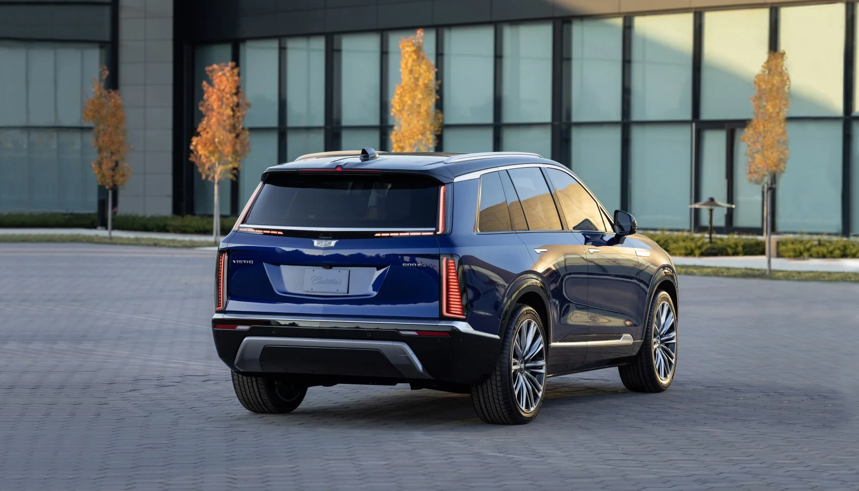 Cadillac VISTIQ 102 kWh (615 Hp) Dual Motor AWD2025 - thumbnail 2