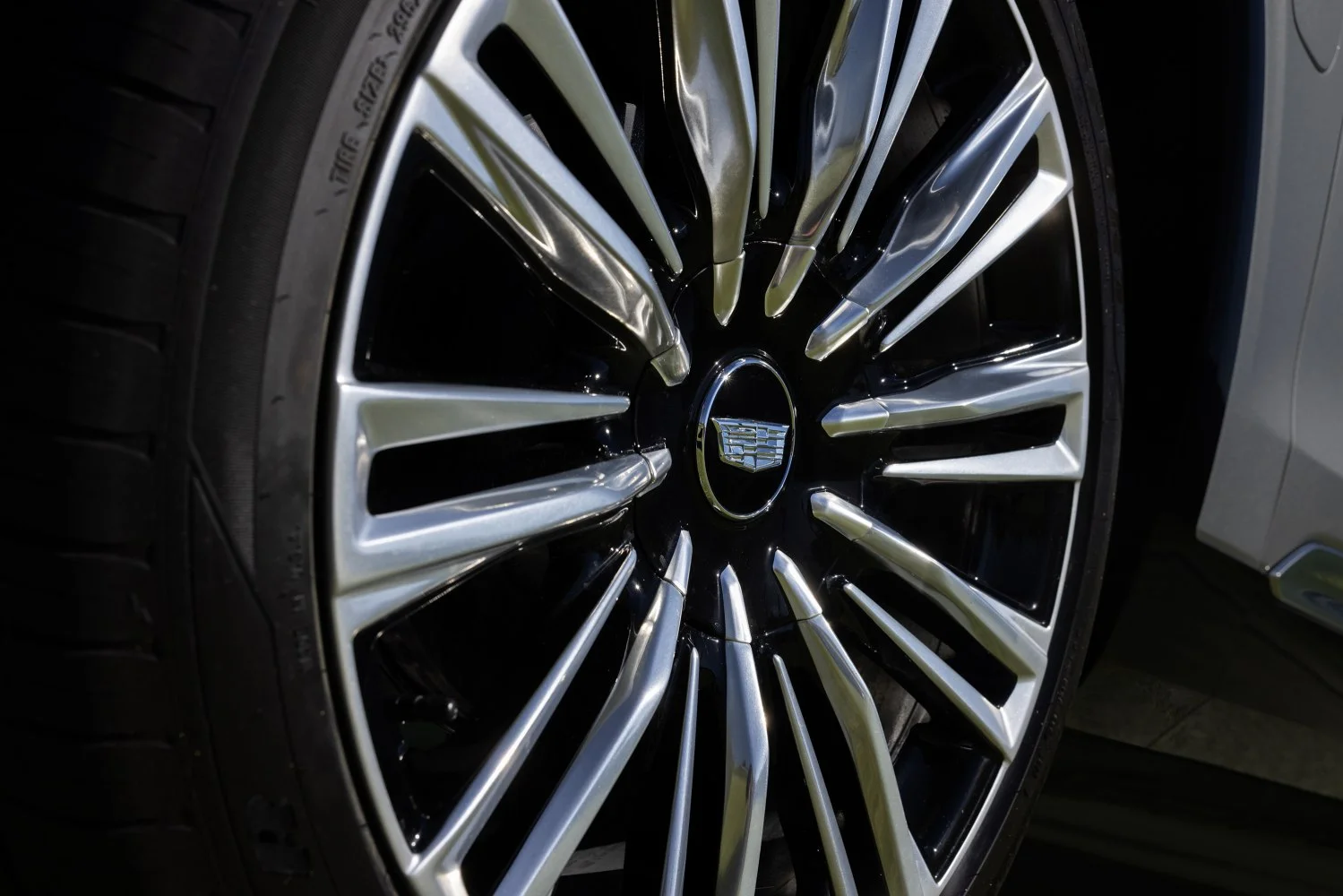 Cadillac VISTIQ 102 kWh (615 Hp) Dual Motor AWD2025 - thumbnail 10