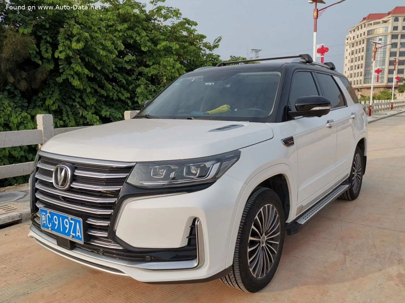 ChangAn CS95 2.0 Turbo GDI (233 Hp) 4WD AISIN2018 - - 1
