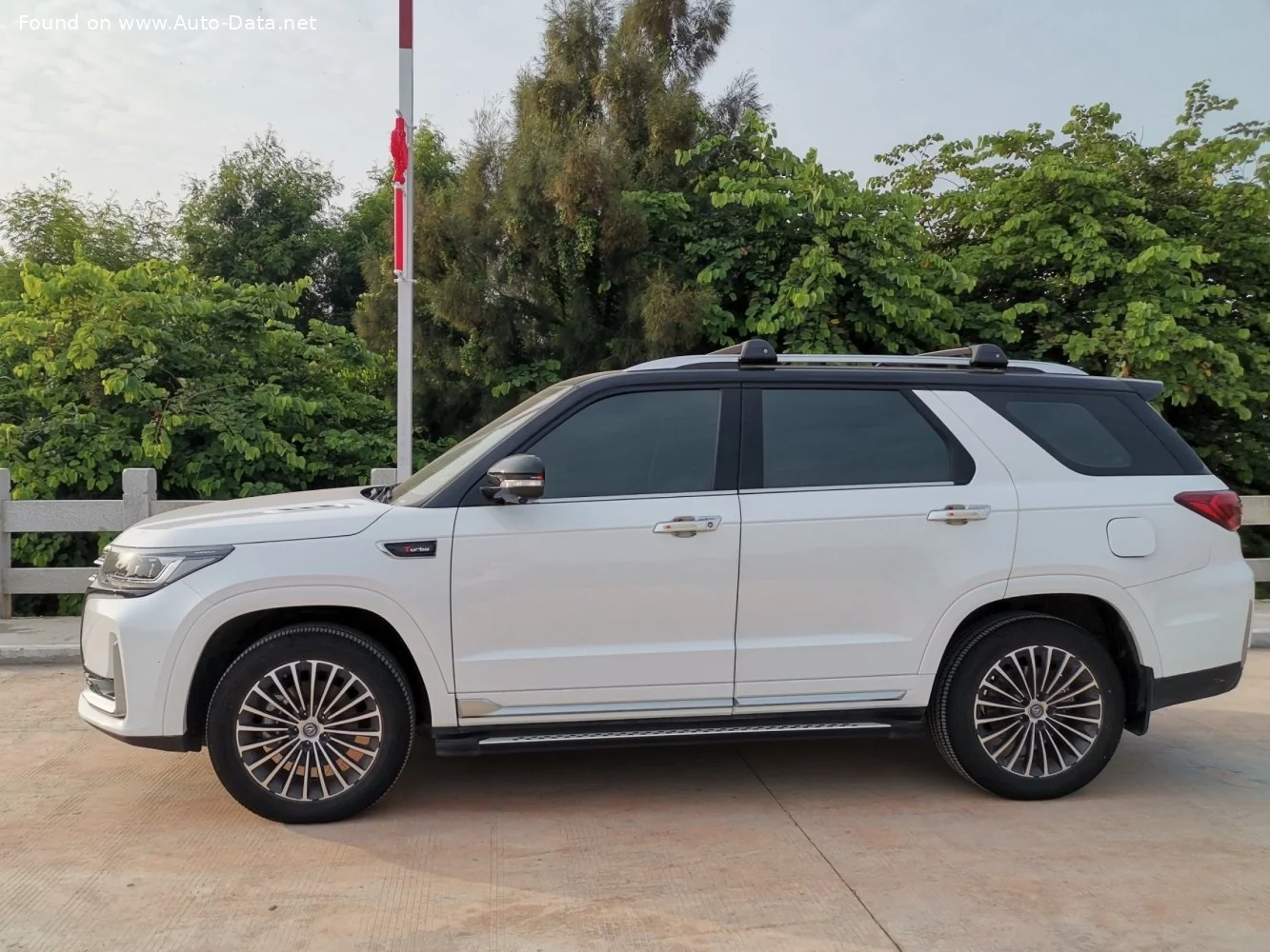 ChangAn CS95 2.0 Turbo GDI (233 Hp) 4WD AISIN2018 - thumbnail 2