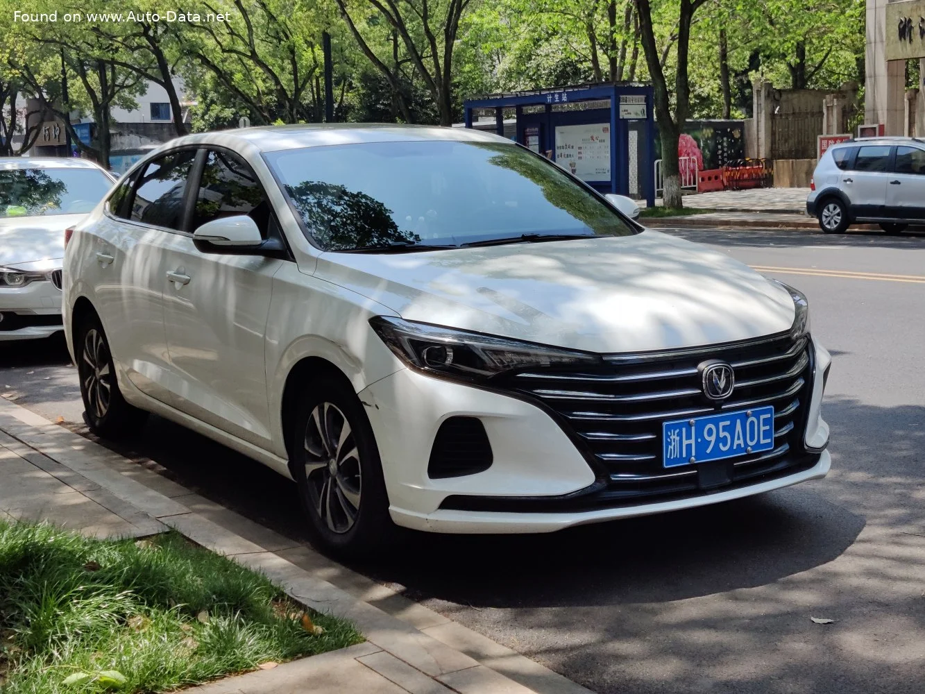 ChangAn Eado 1.4T GDI (160 Hp) DCT2020 - 2024 thumbnail 3