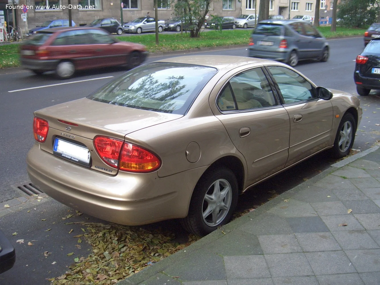 Chevrolet Alero 2.4 i 16V (141 Hp)1999 - 2001 thumbnail 6