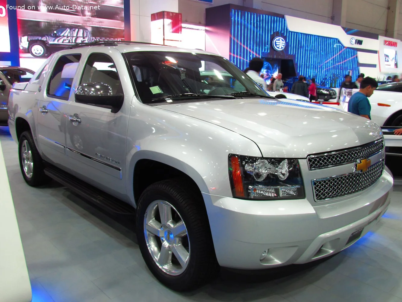 Chevrolet Avalanche 5.3 V8 Vortec (314/330 Hp) FlexFuel 4WD Hydra-Matic2009 - 2010 thumbnail 6