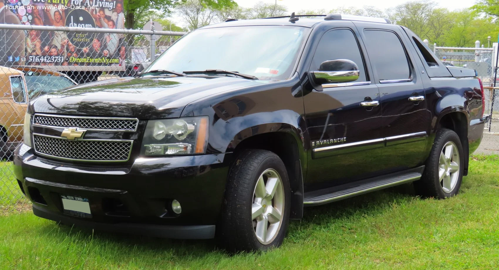 Chevrolet Avalanche 5.3 V8 Vortec (314/330 Hp) FlexFuel 4WD Hydra-Matic2009 - 2010 thumbnail 8