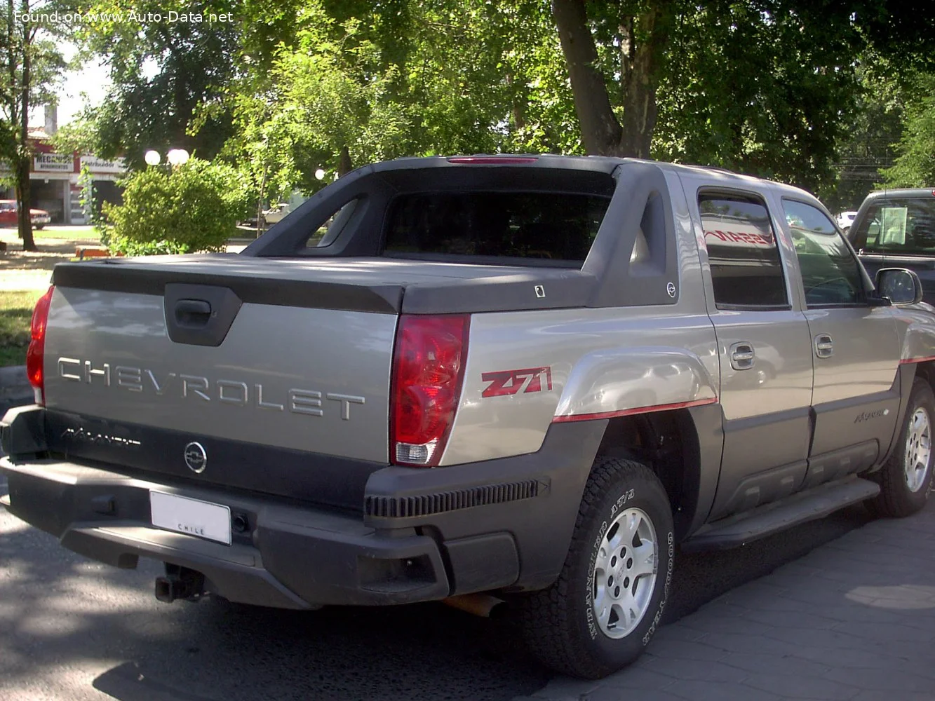 Chevrolet Avalanche 5.3 i V8 (294 Hp) 4WD2001 - 2006 thumbnail 5