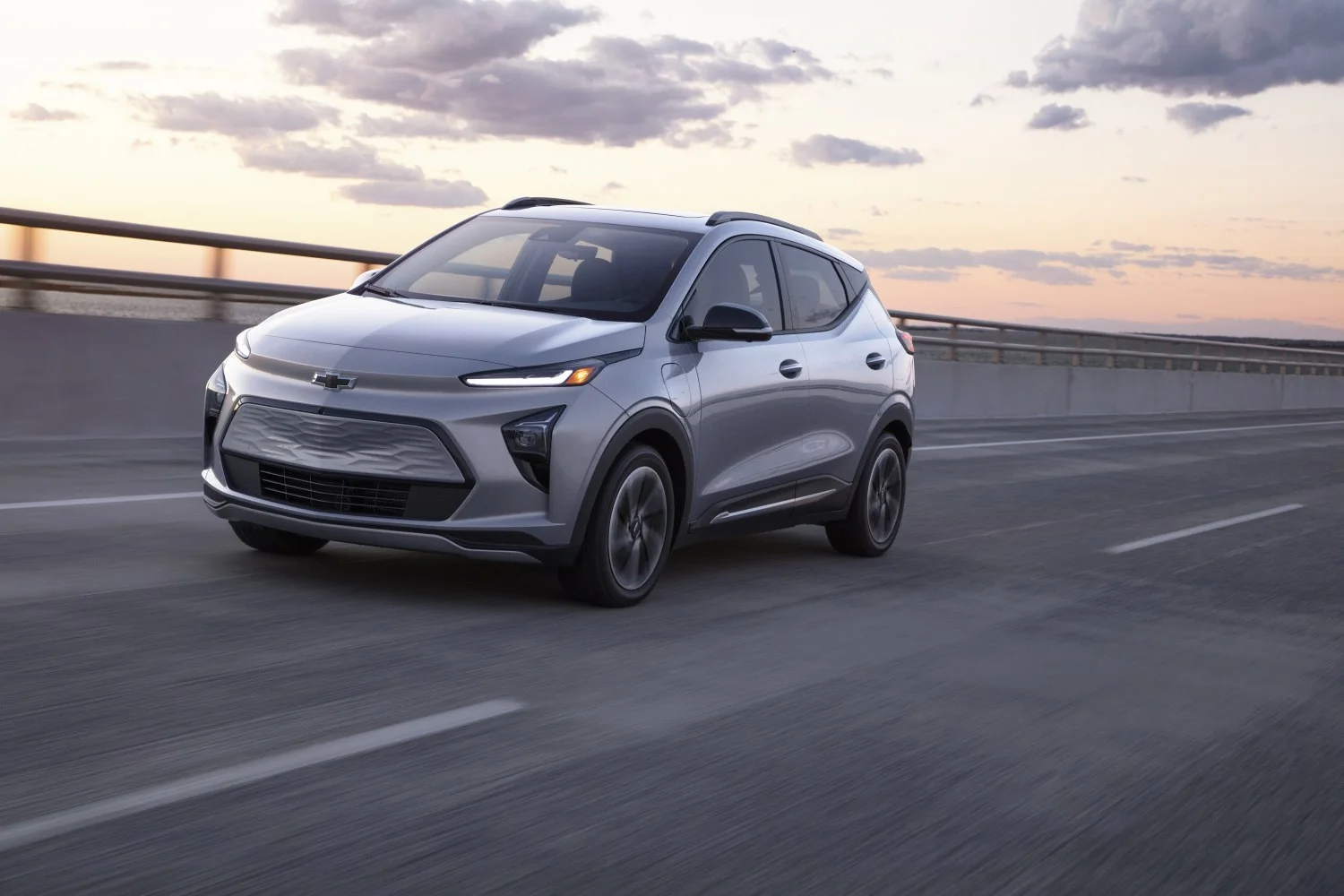 Chevrolet Bolt EUV 65 kWh (200 Hp)2021 - - 1