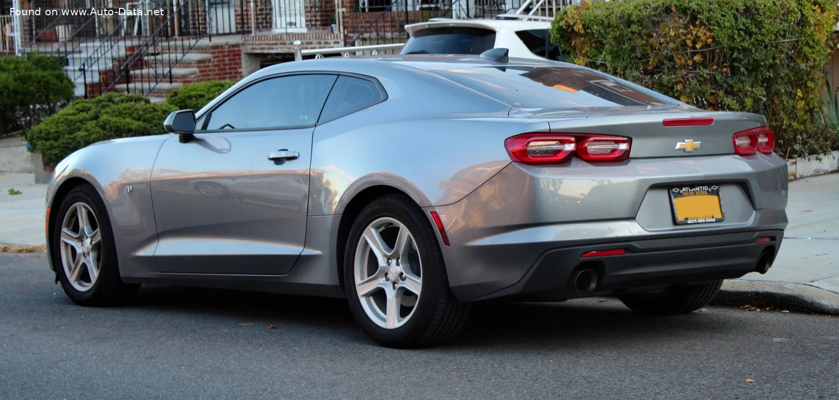 Chevrolet Camaro 2.0 T (275 Hp)2018 - 2023 thumbnail 3
