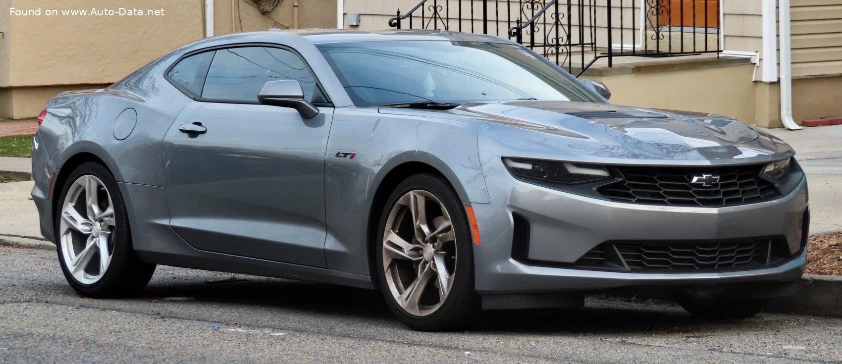 Chevrolet Camaro 2.0 T (275 Hp)2018 - 2023 thumbnail 4
