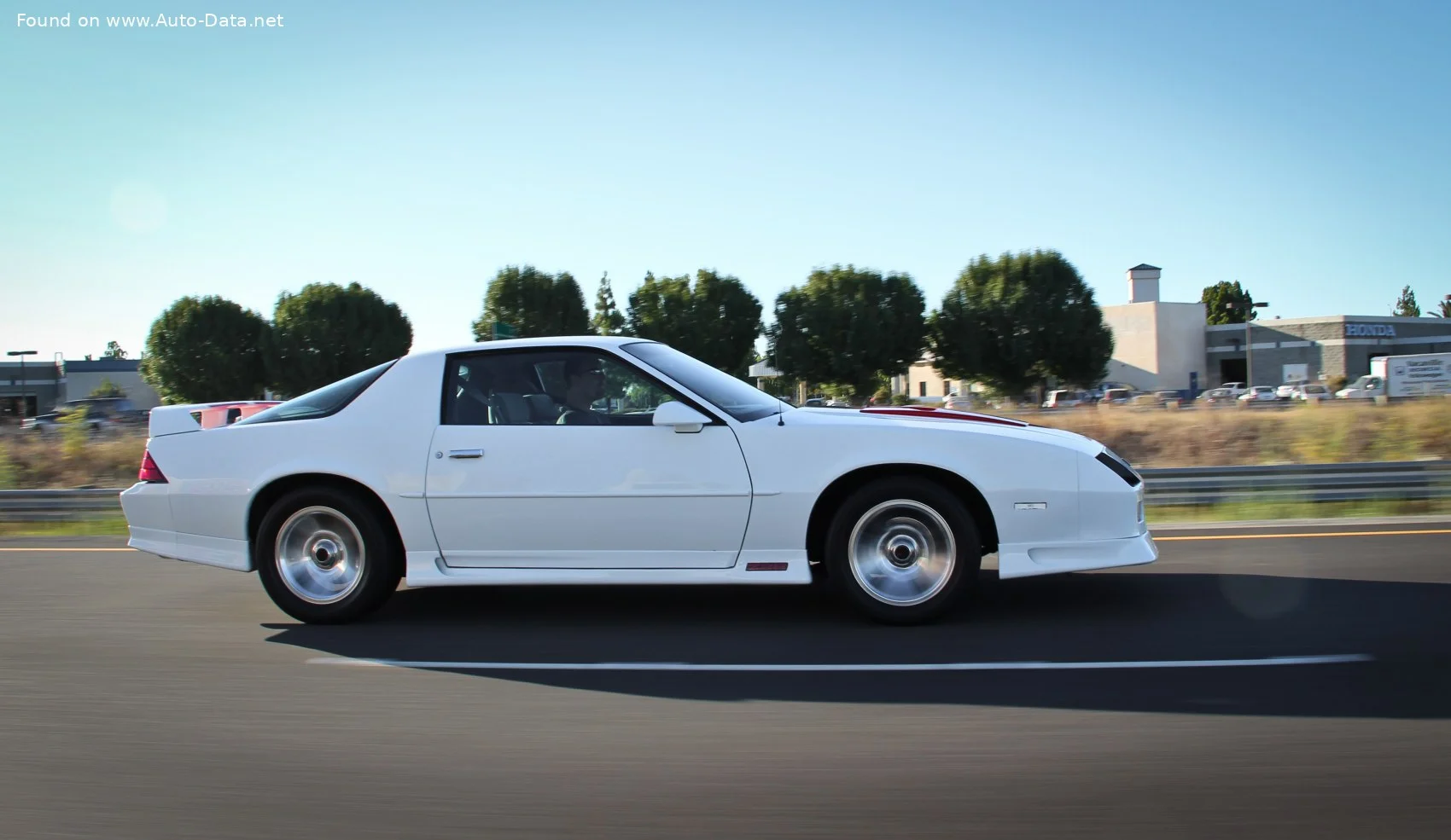Chevrolet Camaro RS 3.1 V6 MFI (140 Hp)1991 - 1992 thumbnail 5