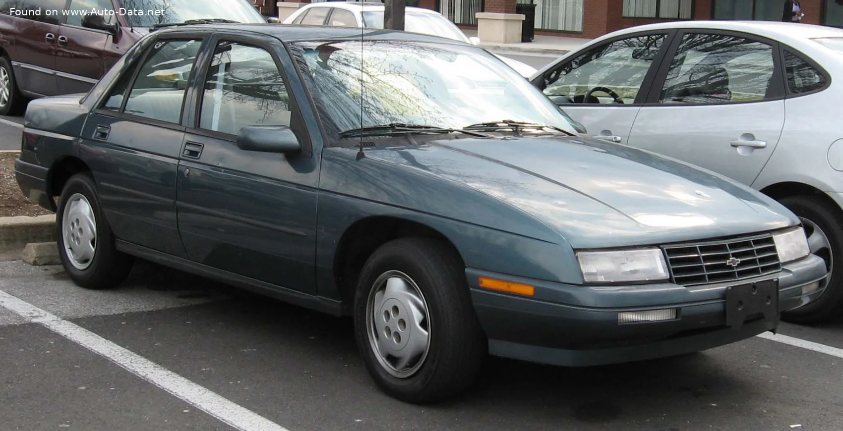 Chevrolet Corsica 2.2 i (122 Hp)1987 - 1996 - 1
