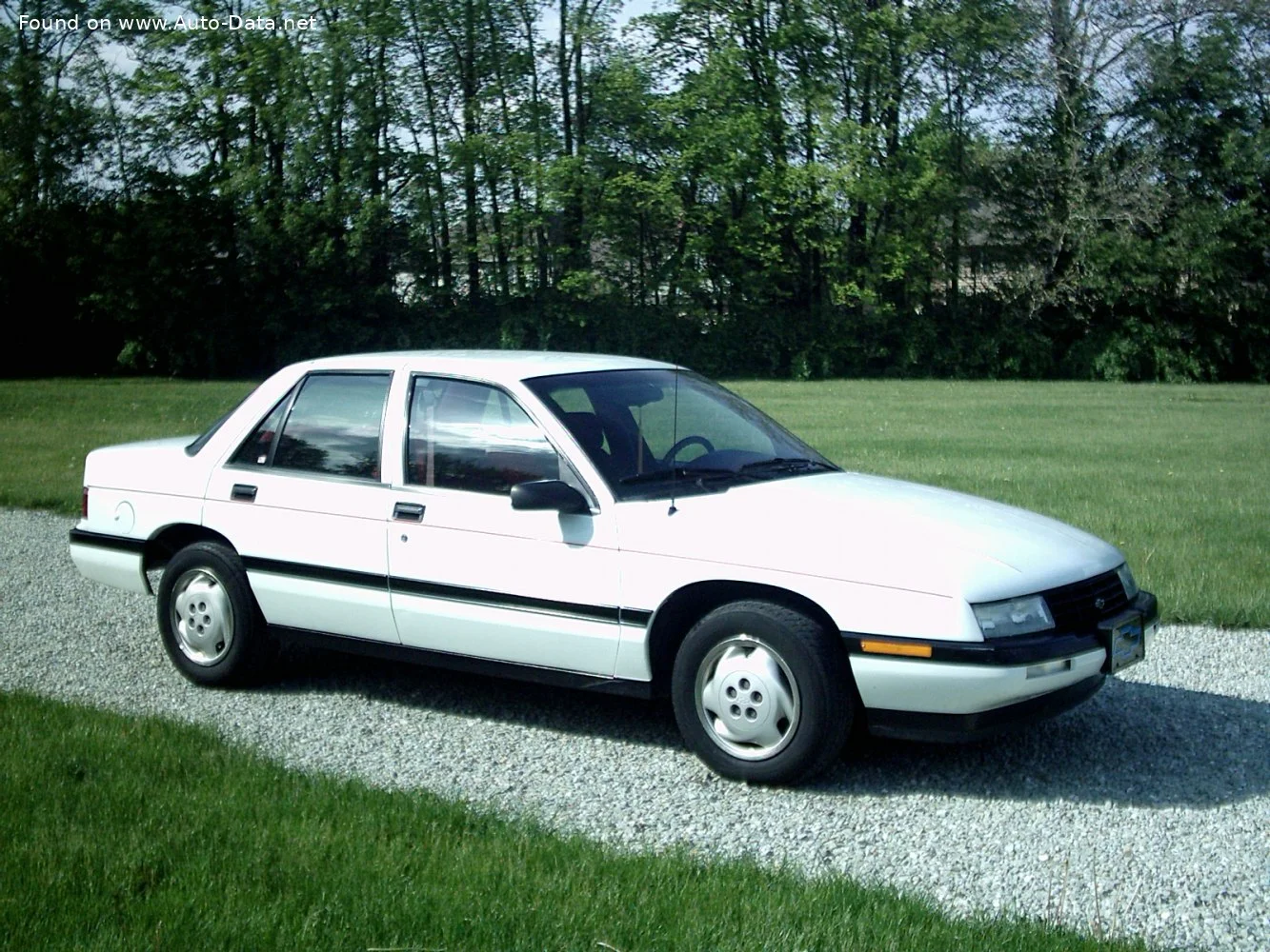 Chevrolet Corsica 2.2 i (122 Hp)1987 - 1996 thumbnail 2